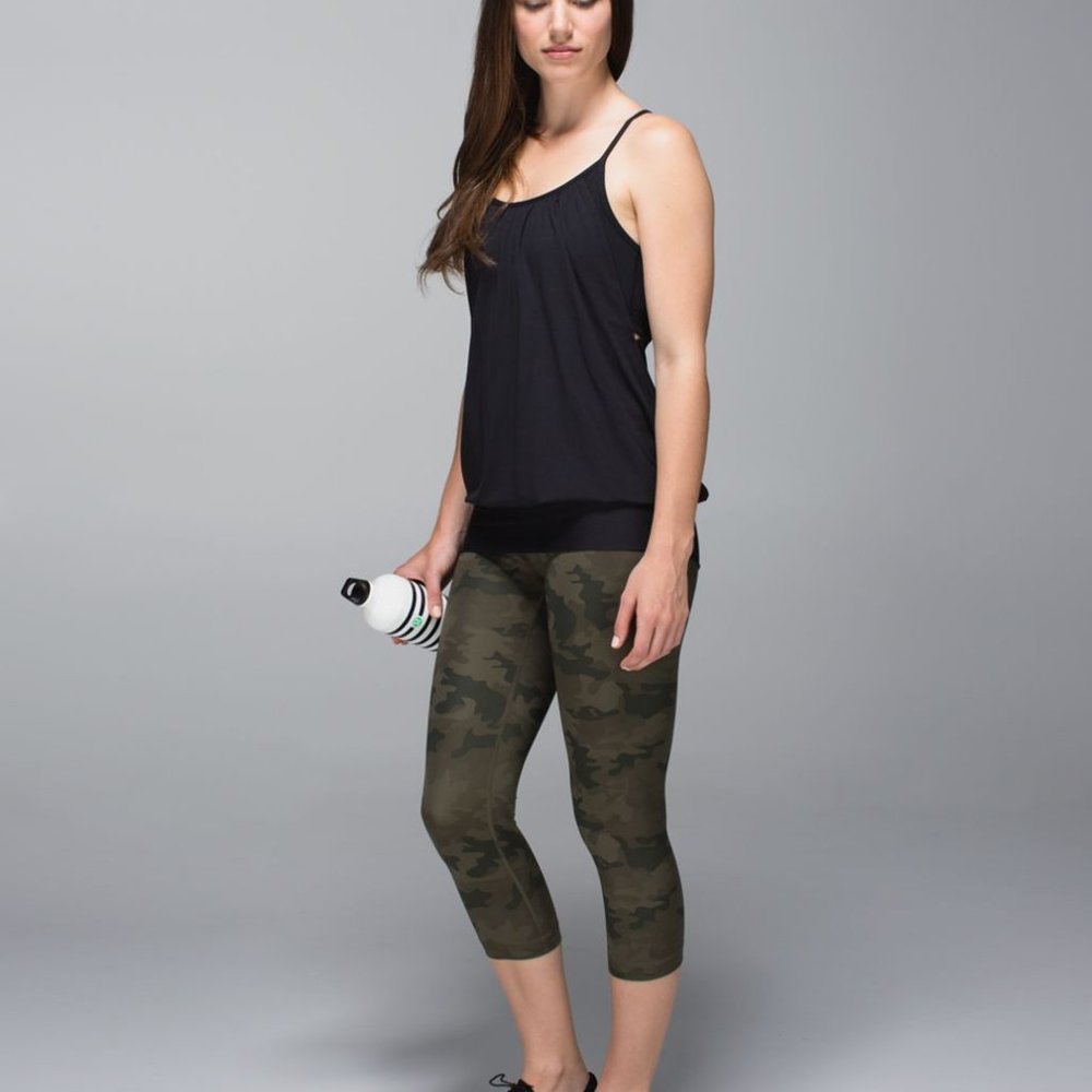 Lululemon | Wunder Under Crop | Savasna Camo Fatigue Green | Size 4